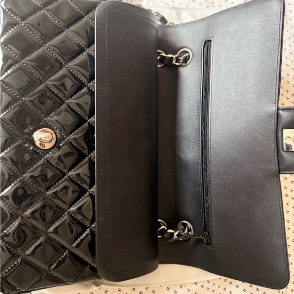 Chanel Classic Flap Bag - Picture 7 of 11